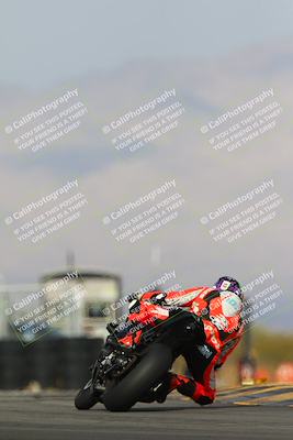 media/Mar-01-2025-Race Pace (Sat) [[ebf7b6e548]]/17-Vested (Turn 16) 210pm/